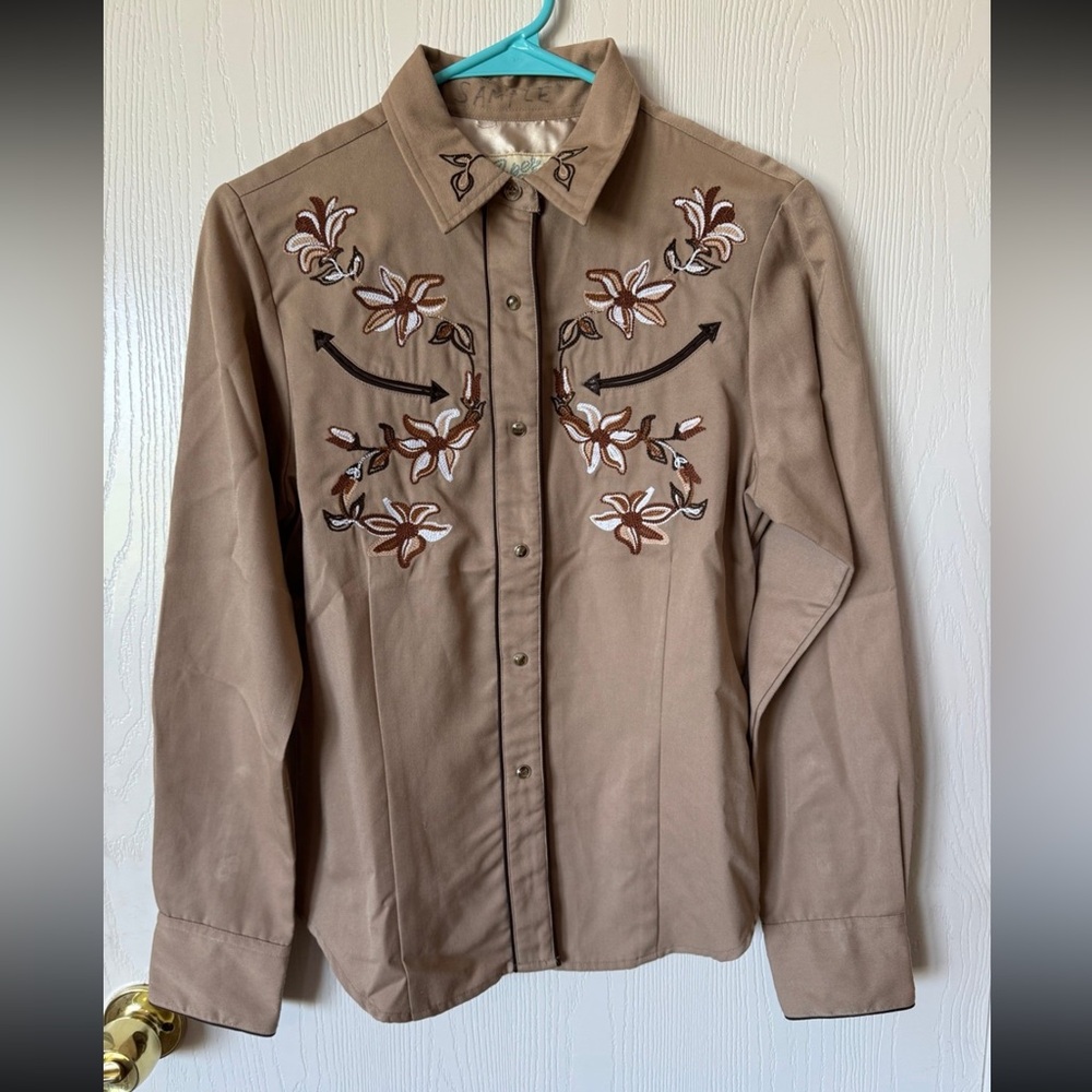 Embroidered shirt